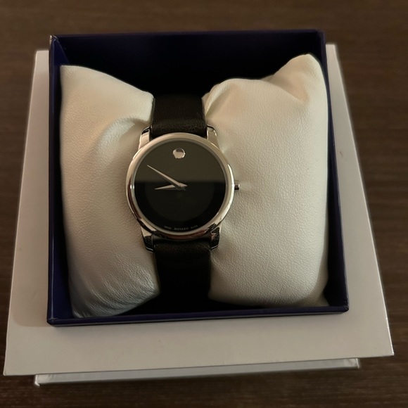 MOVADO BOLD new with box no tags - Picture 2 of 9